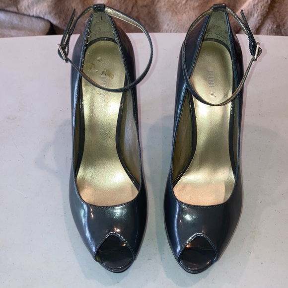 GUC Nine West Vintage Patent Leather Reesa Peeptoe Platform Pumps 6.5 Grey - Picture 2 of 10